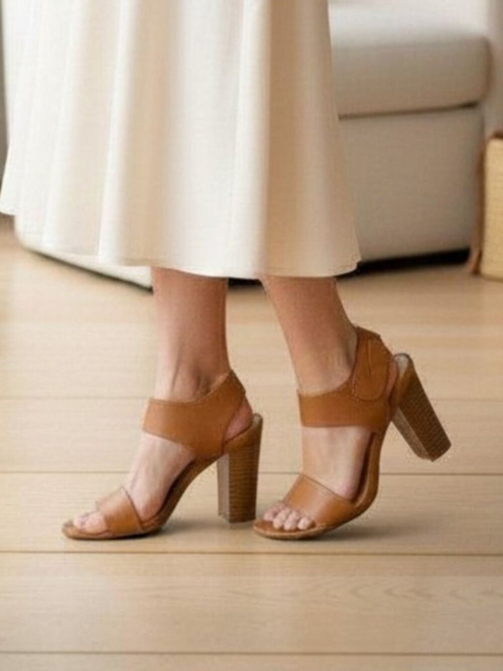 Simply Vera Vera Wang Size 8 Cognac Block Heel Sandals Ankle Strap With Box